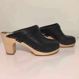 Swedish Hasbeens, Black slip-in clogs